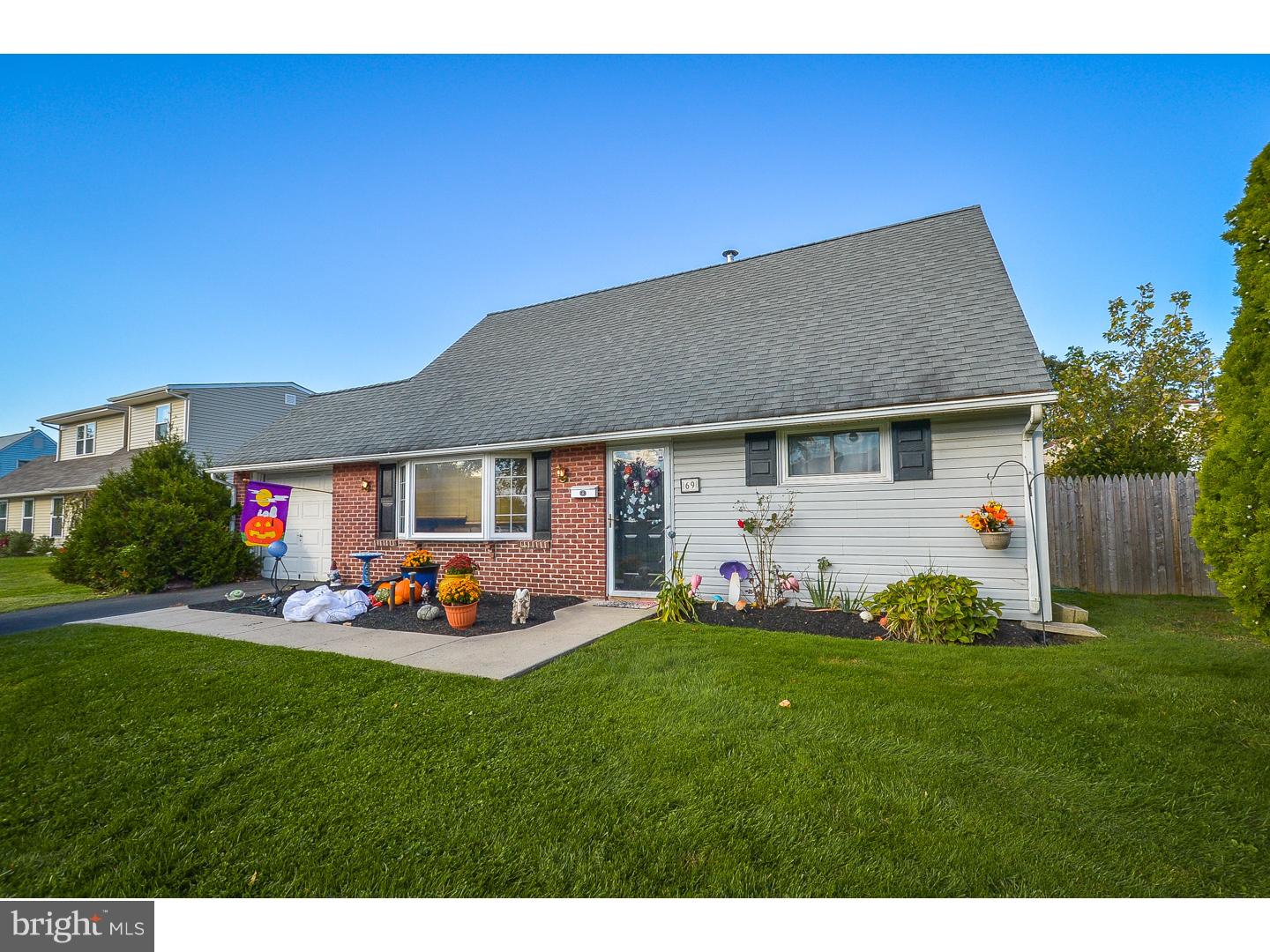 69 Canoebirch Road Levittown, PA 19057 - Photo 1 of 25