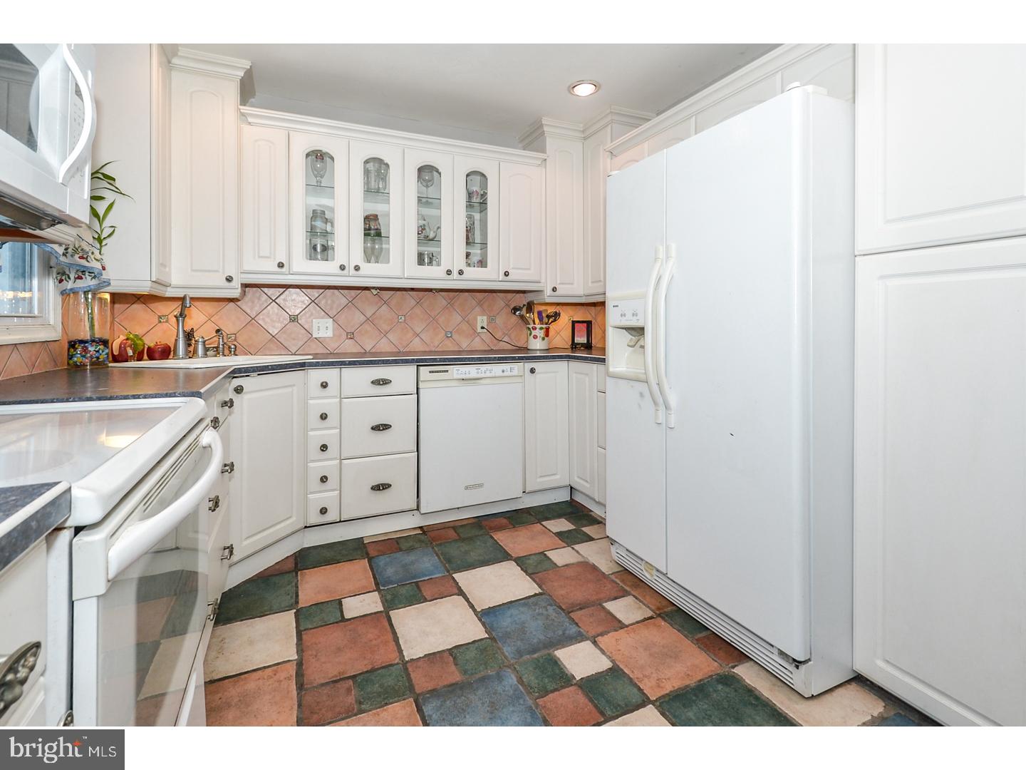 69 Canoebirch Road Levittown, PA 19057 - Photo 7 of 25
