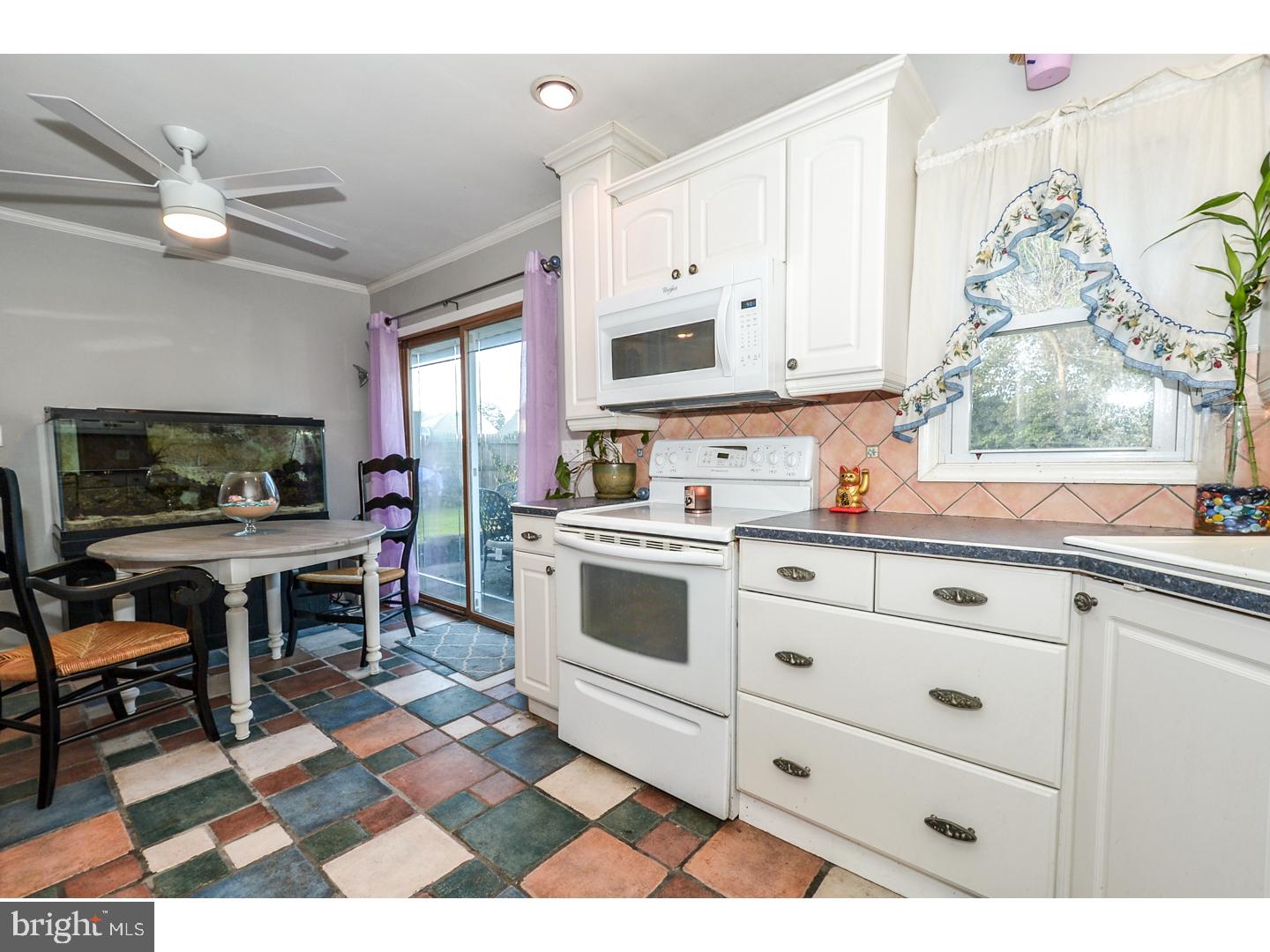 69 Canoebirch Road Levittown, PA 19057 - Photo 8 of 25