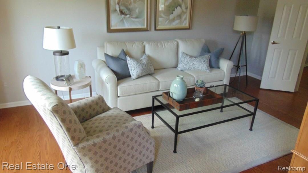 2407 Pleasant View Drive Rochester, MI 48306 - Photo 16 of 44 living.room