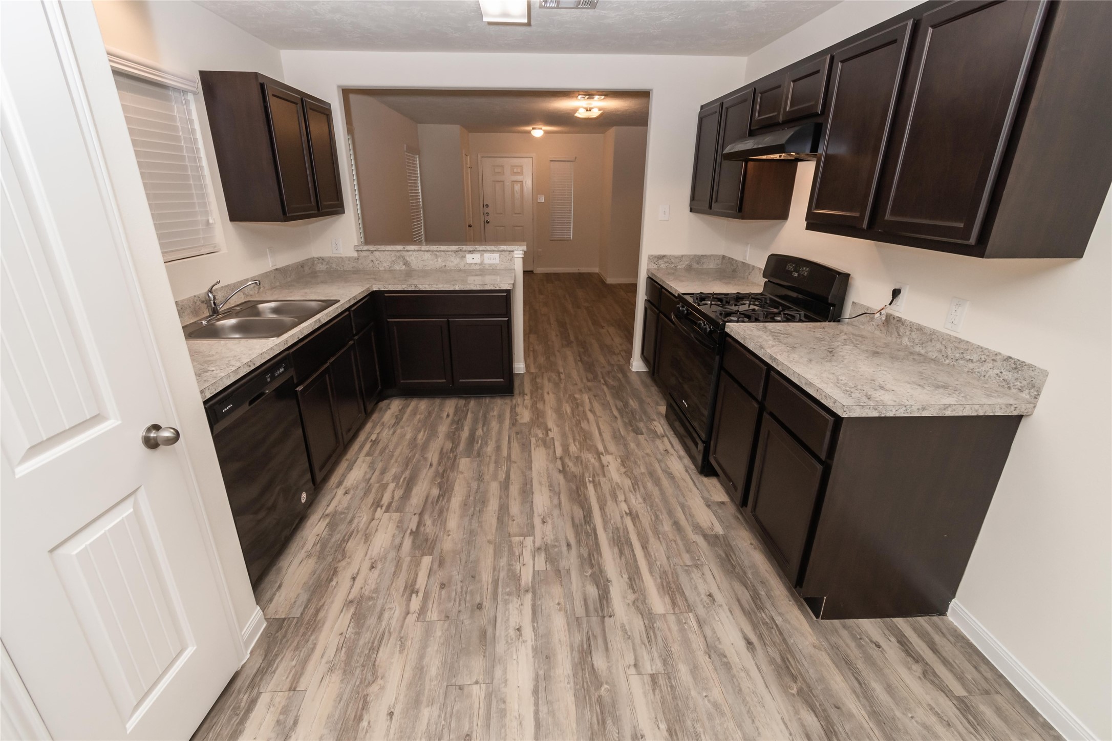 16 Lavida Court Manvel, TX 77578 - Photo 3 of 11