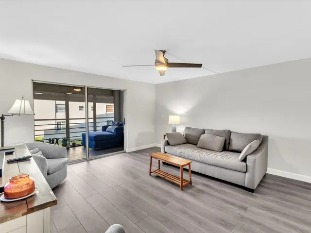 $270,000 | 321 Southeast 3rd Street, Unit 208, Dania, FL 33004