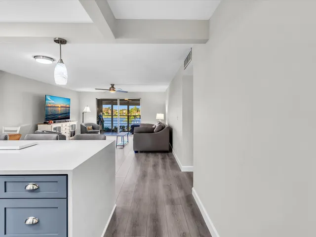 $270,000 | 321 Southeast 3rd Street, Unit 208, Dania, FL 33004