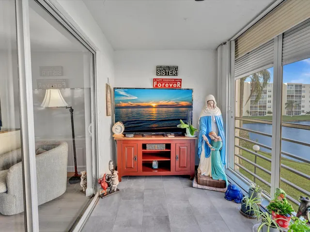 $270,000 | 321 Southeast 3rd Street, Unit 208, Dania, FL 33004