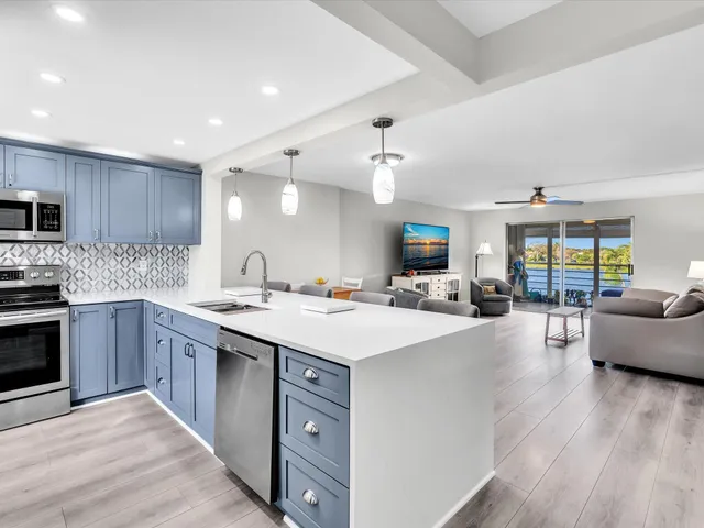 $270,000 | 321 Southeast 3rd Street, Unit 208, Dania, FL 33004