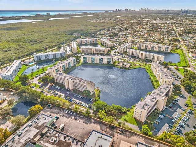 $270,000 | 321 Southeast 3rd Street, Unit 208, Dania, FL 33004