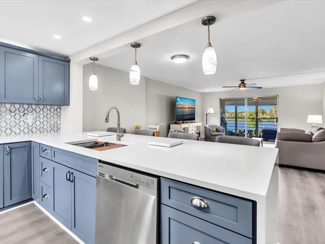 $270,000 | 321 Southeast 3rd Street, Unit 208, Dania, FL 33004