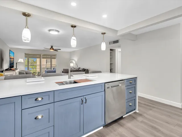 $270,000 | 321 Southeast 3rd Street, Unit 208, Dania, FL 33004