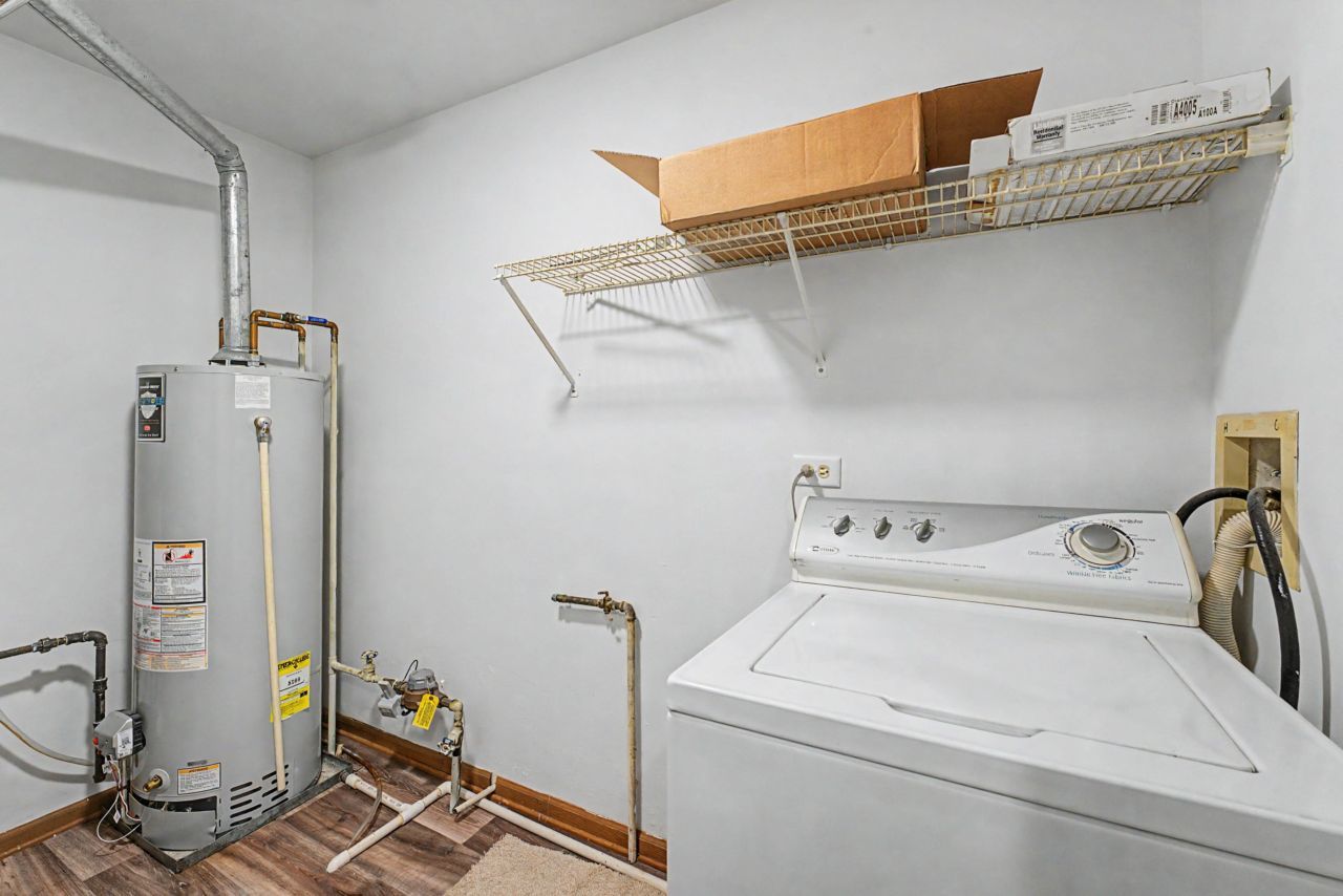 1953 North Coldspring Road Arlington Heights, IL 60004 - Photo 20 of 27 a utility room with dryer and washer