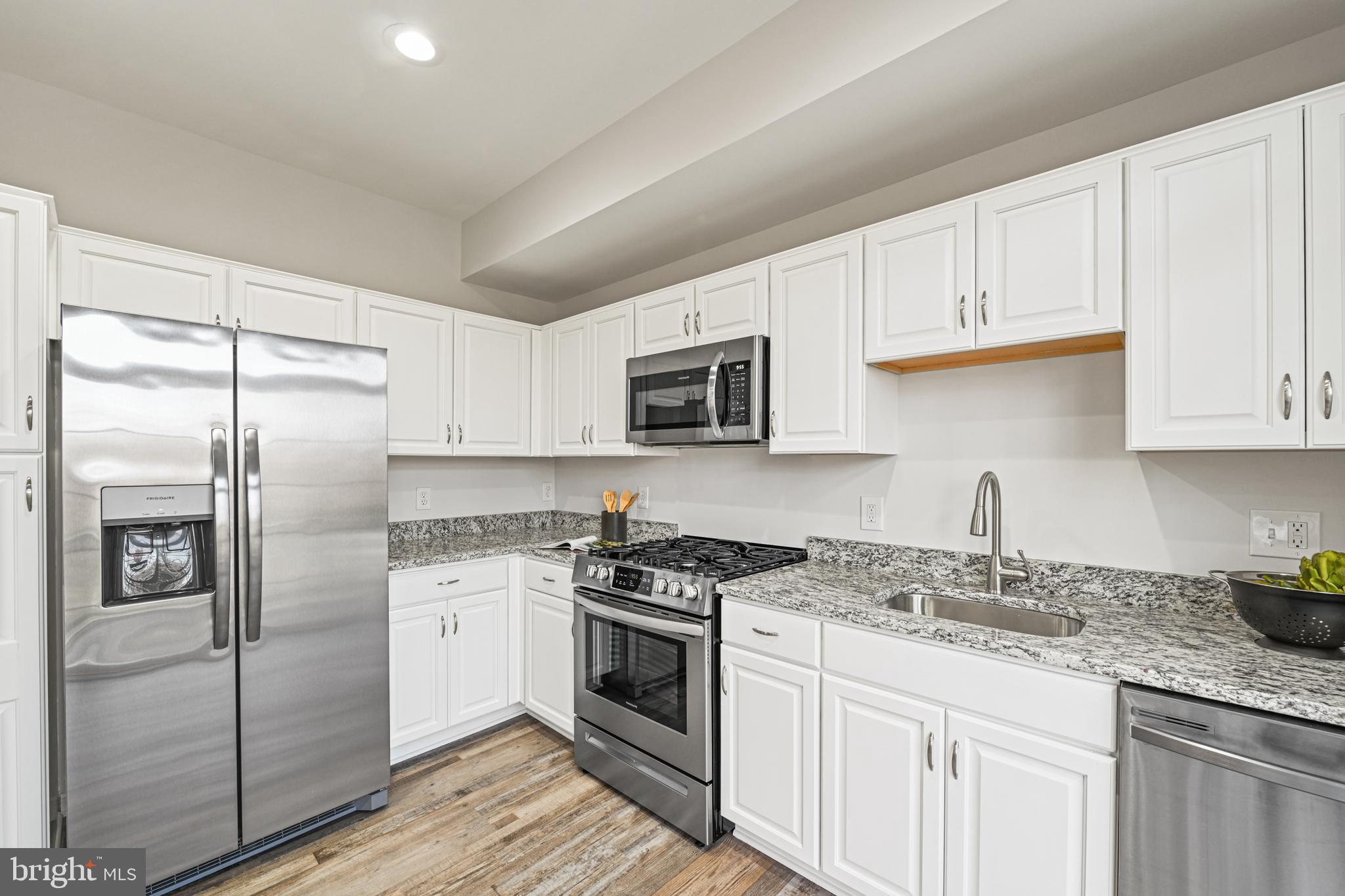 11400 Windleaf Court, Unit 41 Reston, VA 20194 - Photo 14 of 31 New appliances