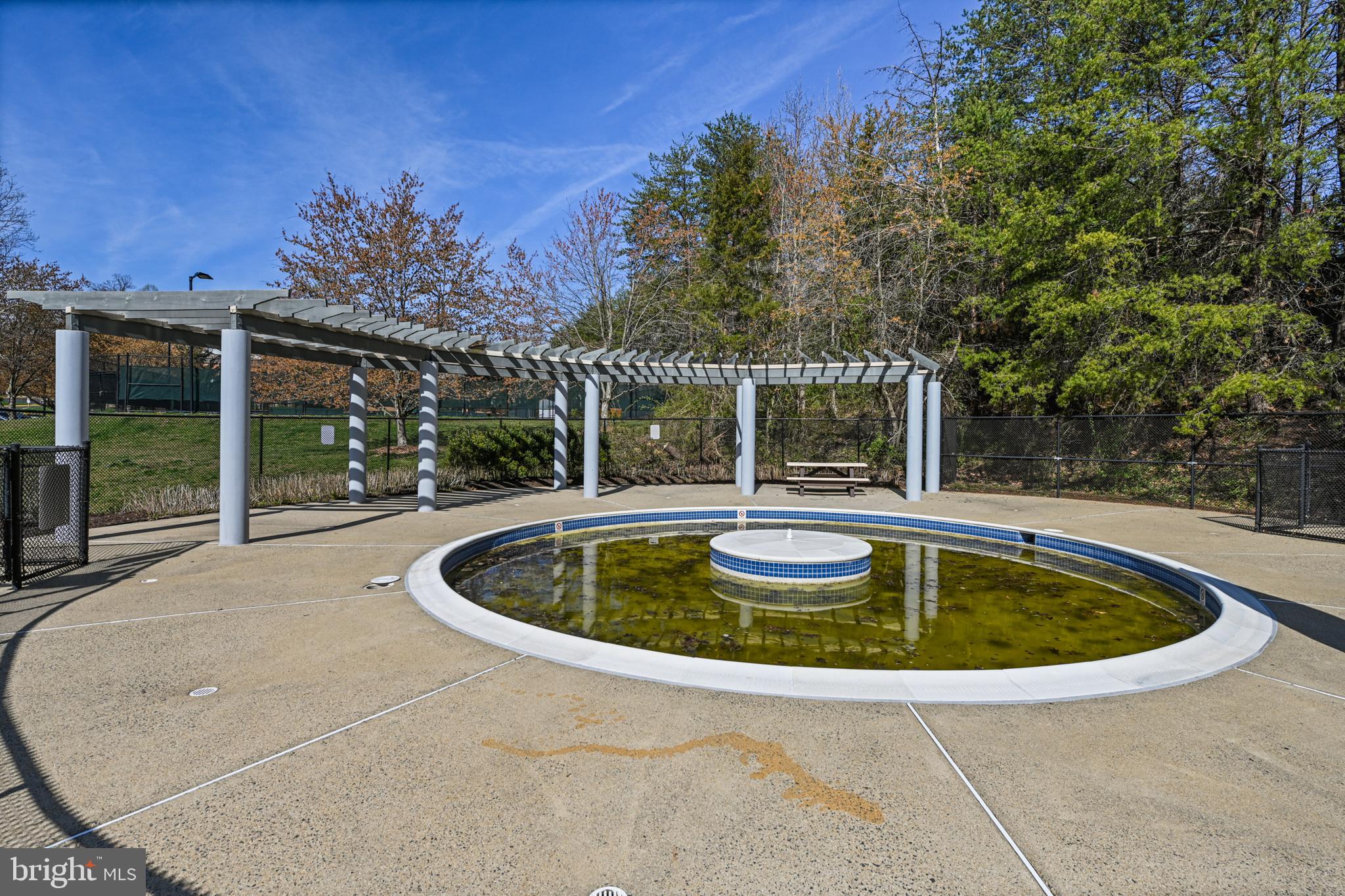 11400 Windleaf Court, Unit 41 Reston, VA 20194 - Photo 31 of 31 In the summer this is a great baby pool.