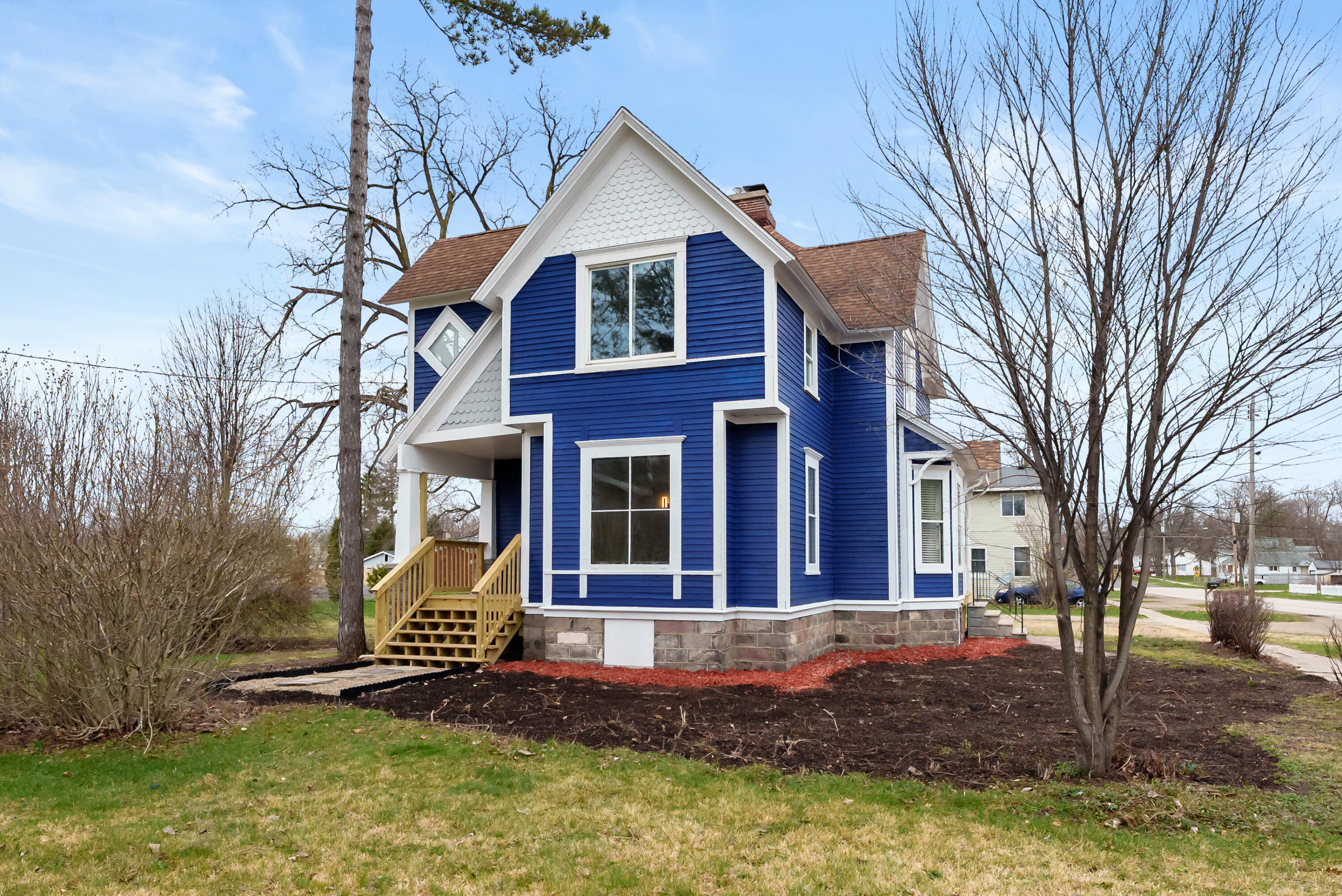 LC - Delaware St E Decatur 49045 - Exter