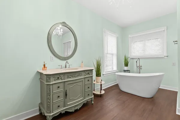 $239,900 | 125 East Delaware Street, Decatur, MI 49045