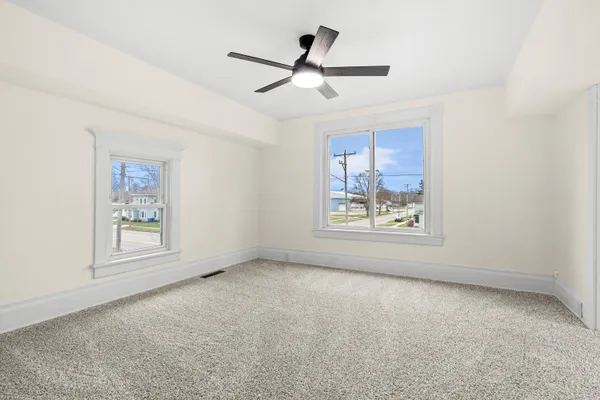 $239,900 | 125 East Delaware Street, Decatur, MI 49045