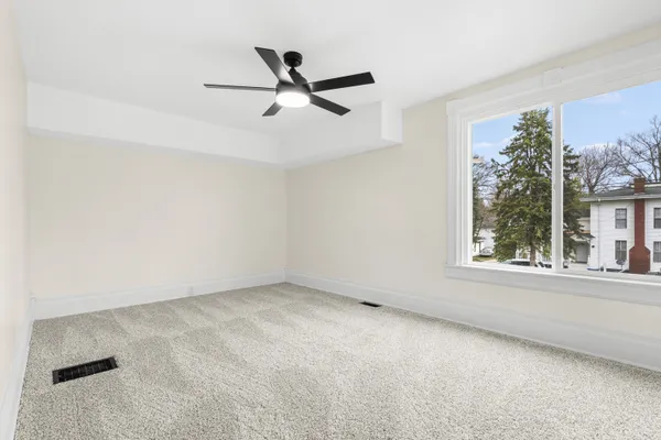 $239,900 | 125 East Delaware Street, Decatur, MI 49045