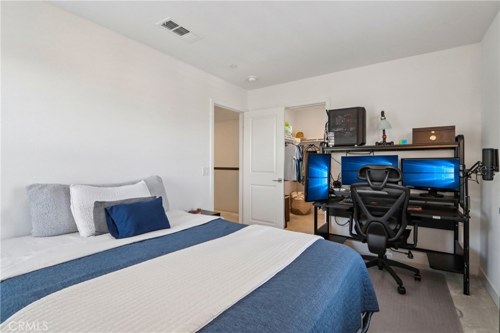 2464 Yellowstone Way Rialto, CA 92377 - Photo 44 of 75