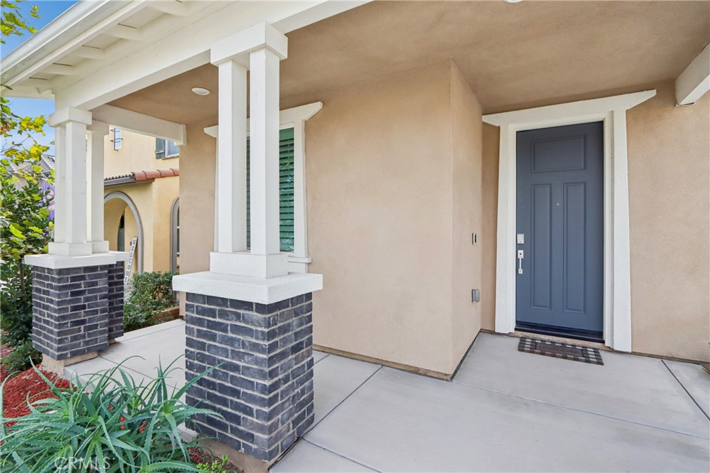 2464 Yellowstone Way Rialto, CA 92377 - Photo 5 of 75