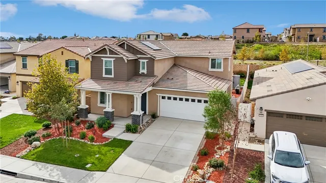 $699,000 | 2464 Yellowstone Way, Rialto, CA 92377