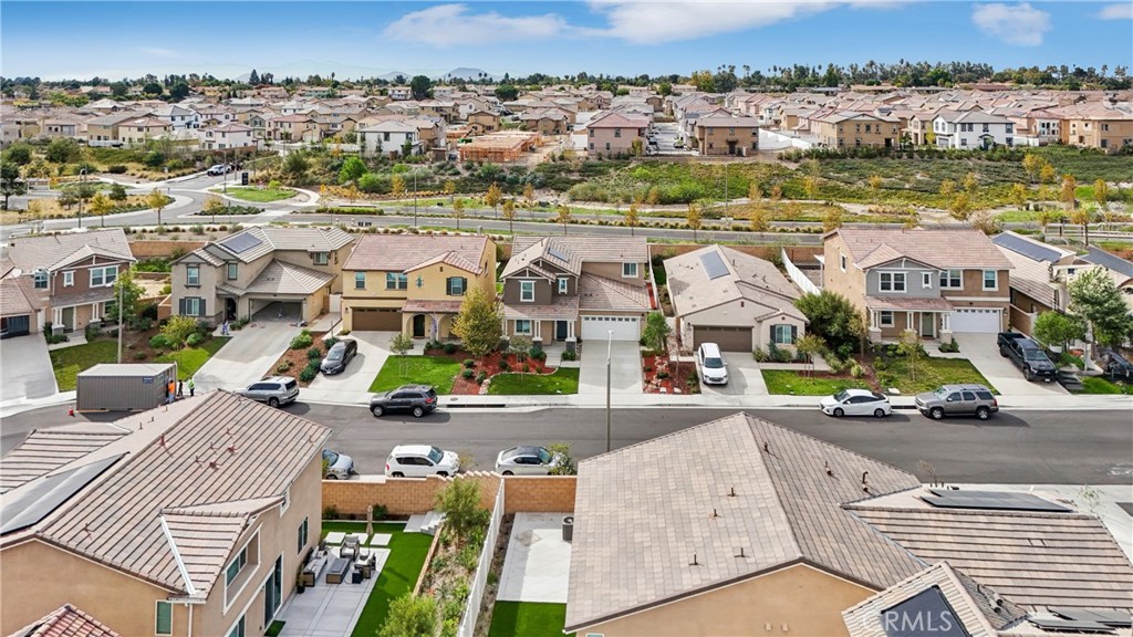 2464 Yellowstone Way Rialto, CA 92377 - Photo 59 of 75 an aerial view of residential houses with outdoor space