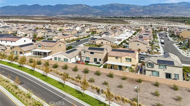 $699,000 | 2464 Yellowstone Way, Rialto, CA 92377