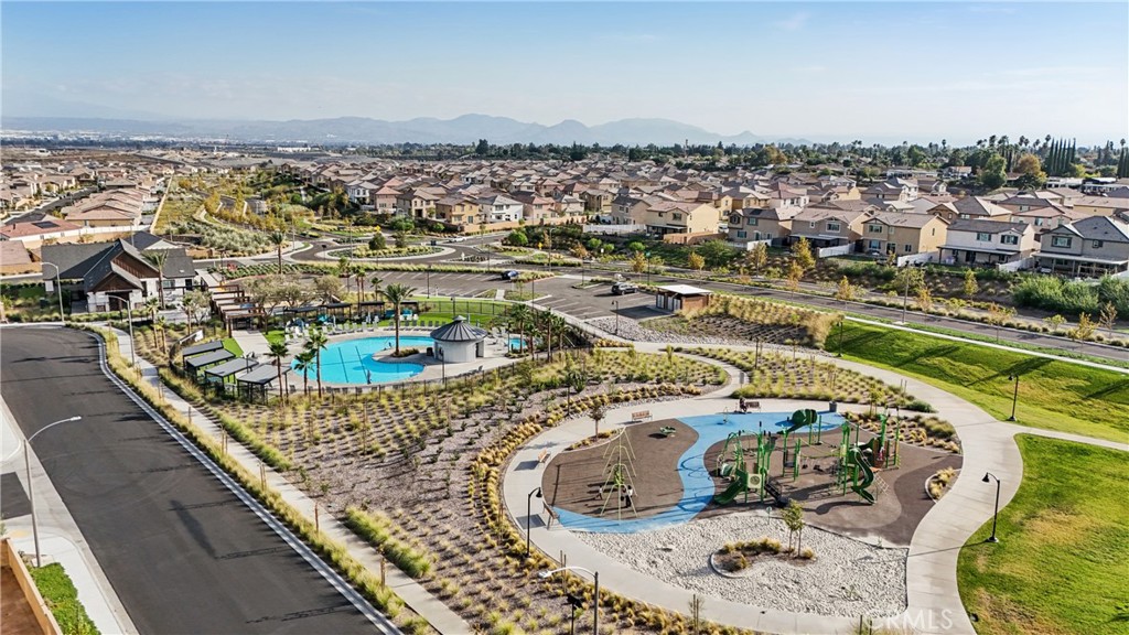 2464 Yellowstone Way Rialto, CA 92377 - Photo 70 of 75