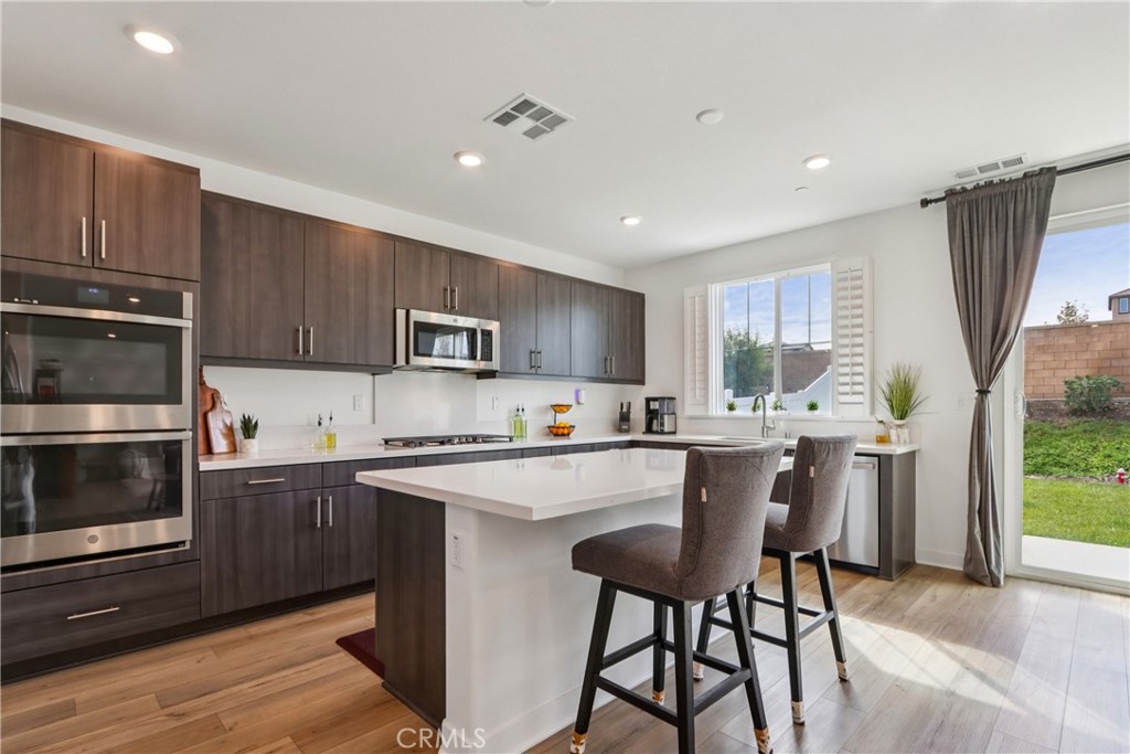 2464 Yellowstone Way Rialto, CA 92377 - Photo 8 of 75