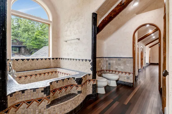 $4,499,000 | 721 Three Point Road, Muscle Shoals, AL 35661