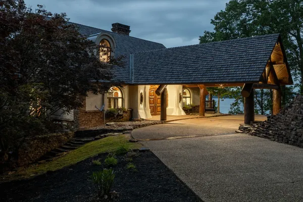 $4,499,000 | 721 Three Point Road, Muscle Shoals, AL 35661