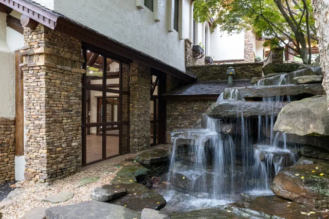 $7,200,000 | 721 Three Point Road, Muscle Shoals, AL 35661