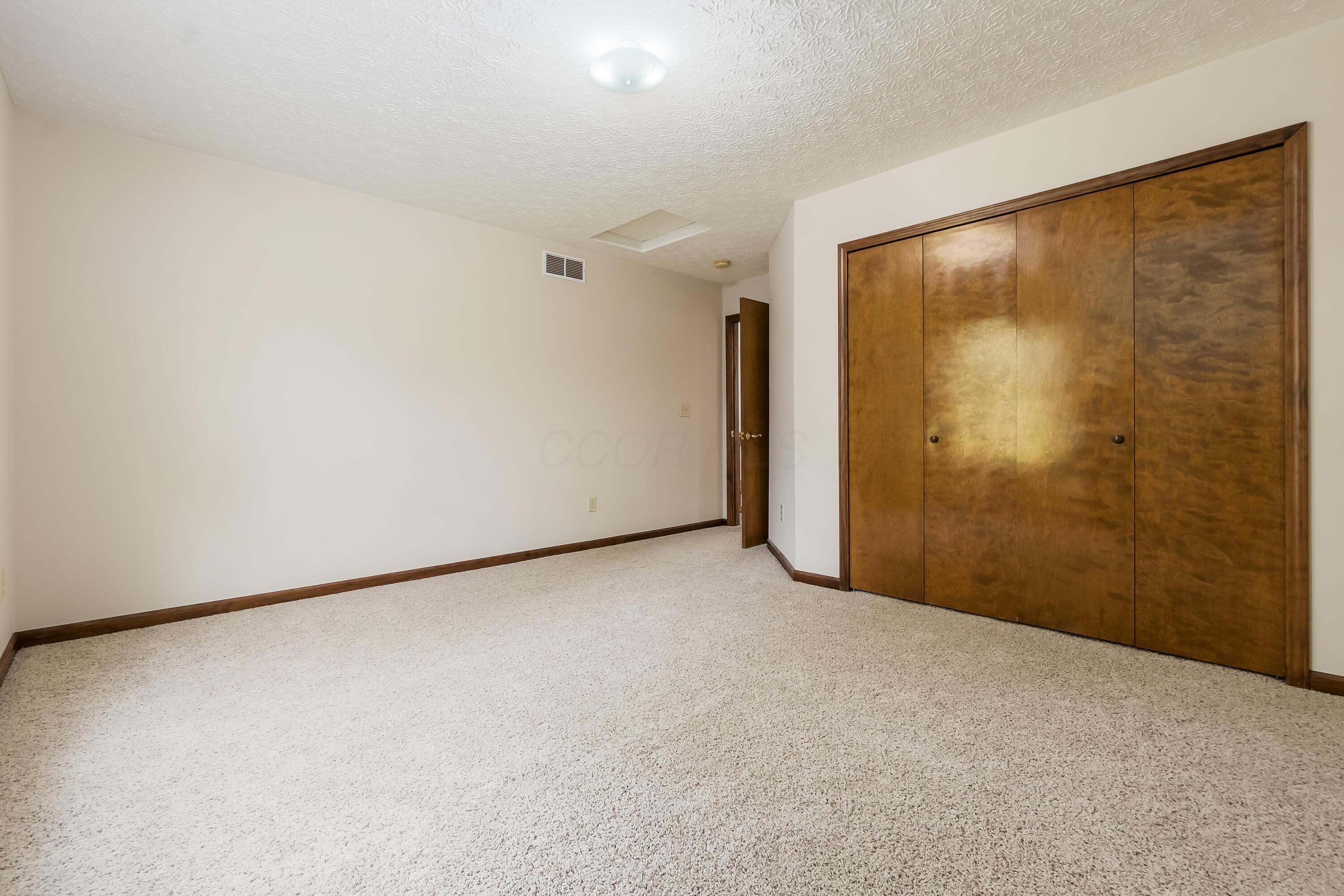 5839 Castleknock Road Dublin, OH 43016 - Photo 34 of 47 Second floor bedroom #2