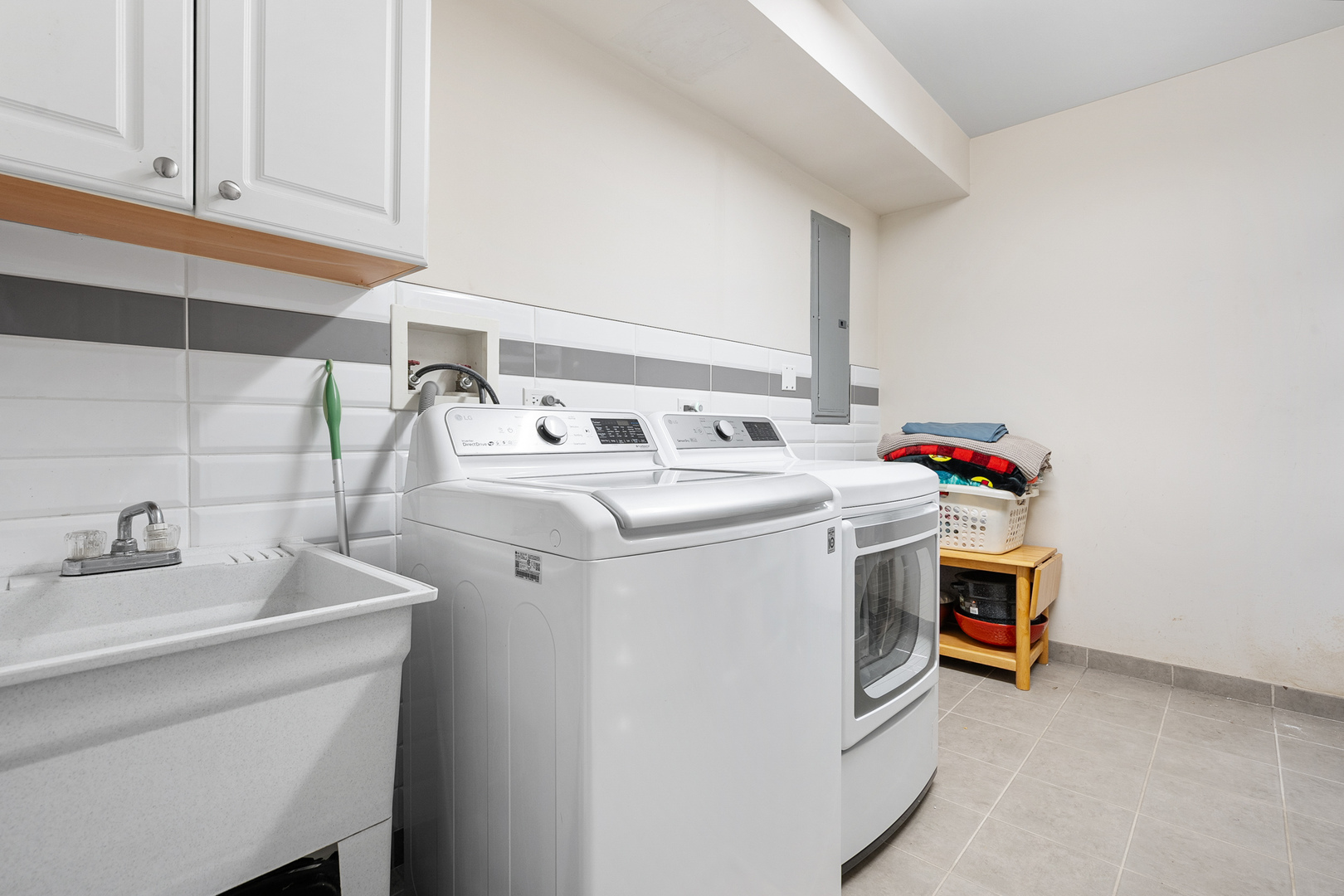 3638 North Odell Avenue Chicago, IL 60634 - Photo 22 of 46 a utility room with dryer and washer