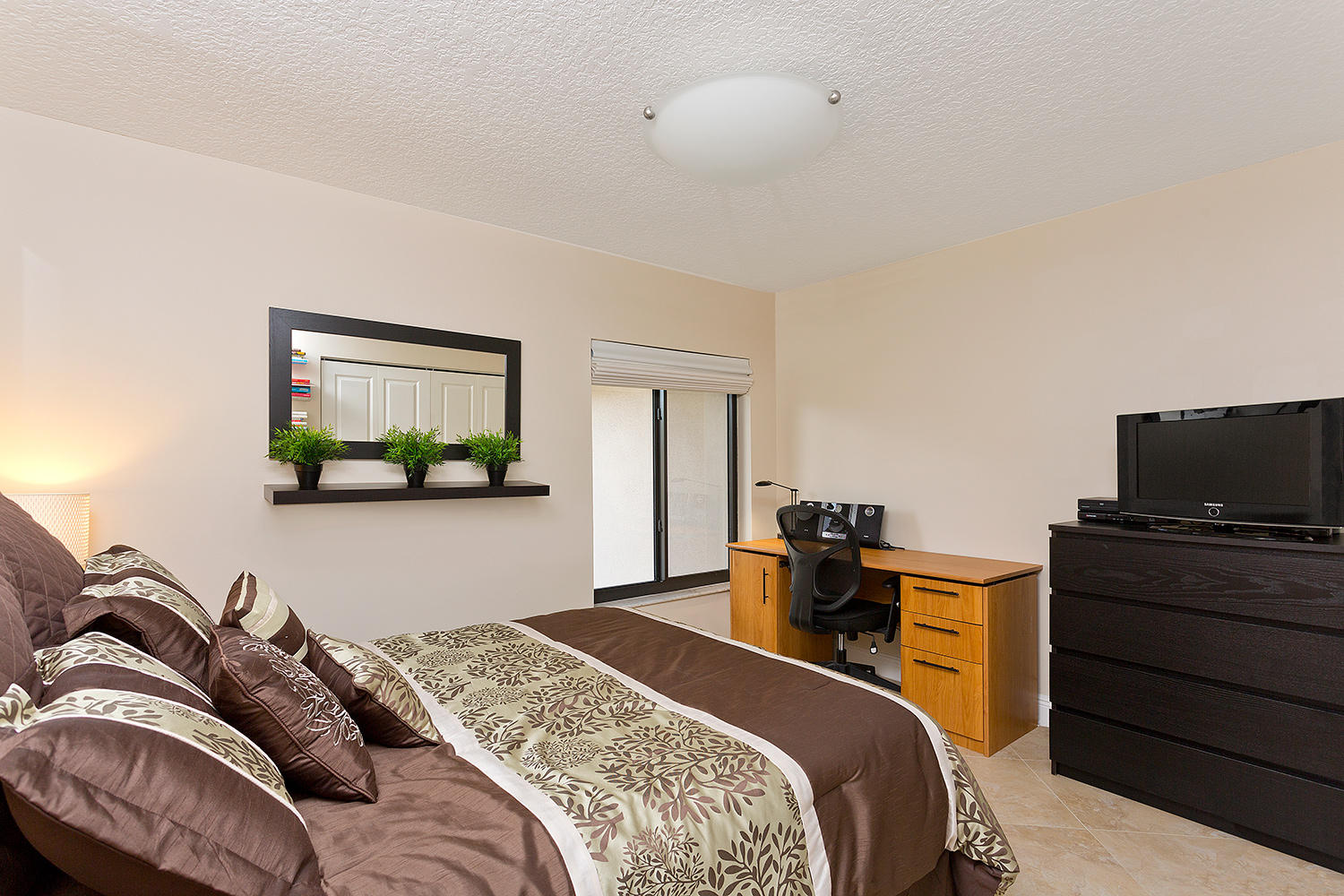 5200 East Club Circle, Unit 2040 Boca Raton, FL 33487 - Photo 20 of 24 18_Bedroom2_1