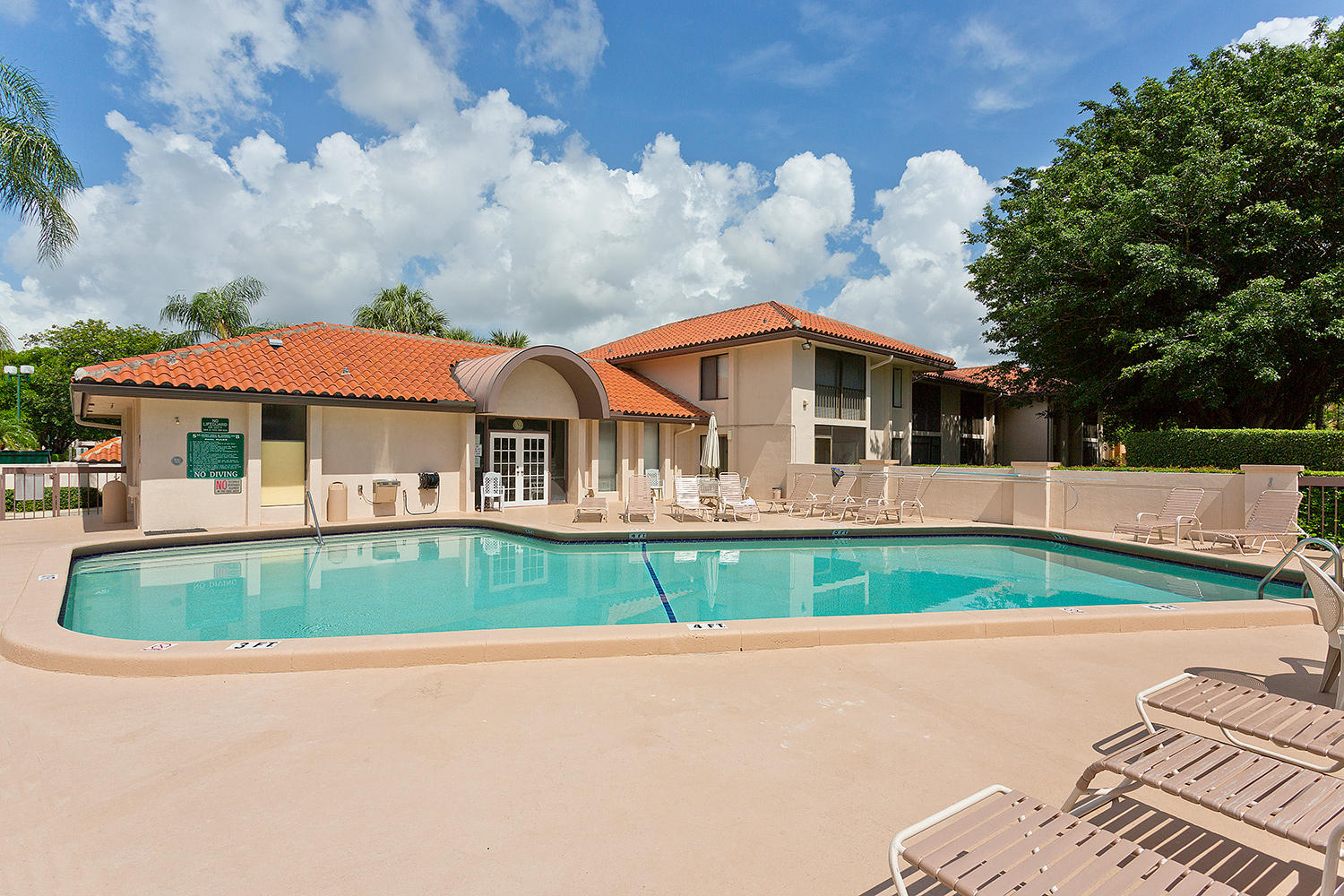 5200 East Club Circle, Unit 2040 Boca Raton, FL 33487 - Photo 22 of 24 20_PoolClubhouse