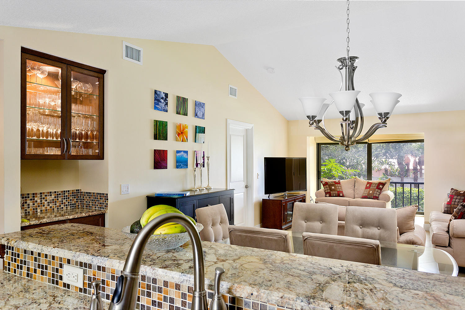 5200 East Club Circle, Unit 2040 Boca Raton, FL 33487 - Photo 9 of 24 07a_ViewFromKitchen