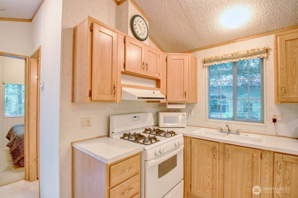 57 Riverside Drive Maple Falls, WA 98266 - Photo 13 of 31