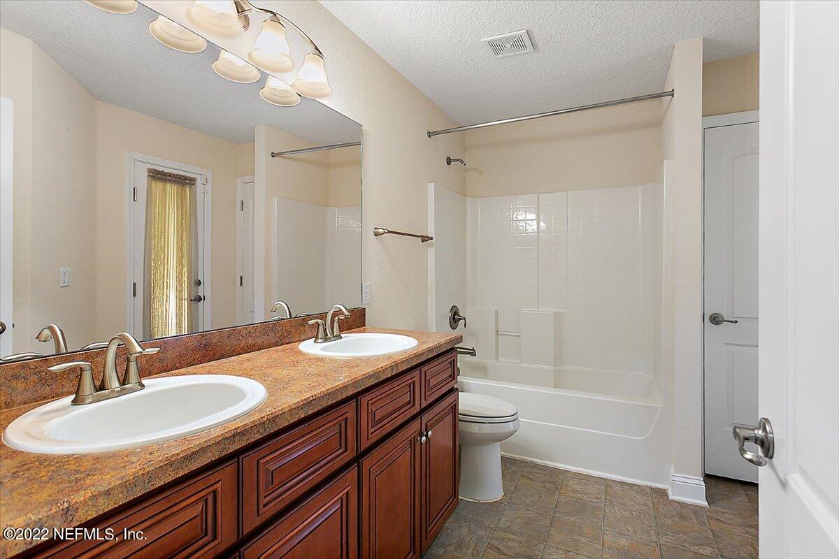 3088 Longleaf Ranch Circle Middleburg, FL 32068 - Photo 17 of 24 17-Bathroom