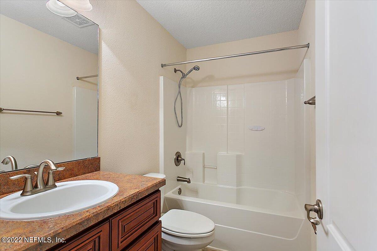 3088 Longleaf Ranch Circle Middleburg, FL 32068 - Photo 20 of 24 20-Bathroom