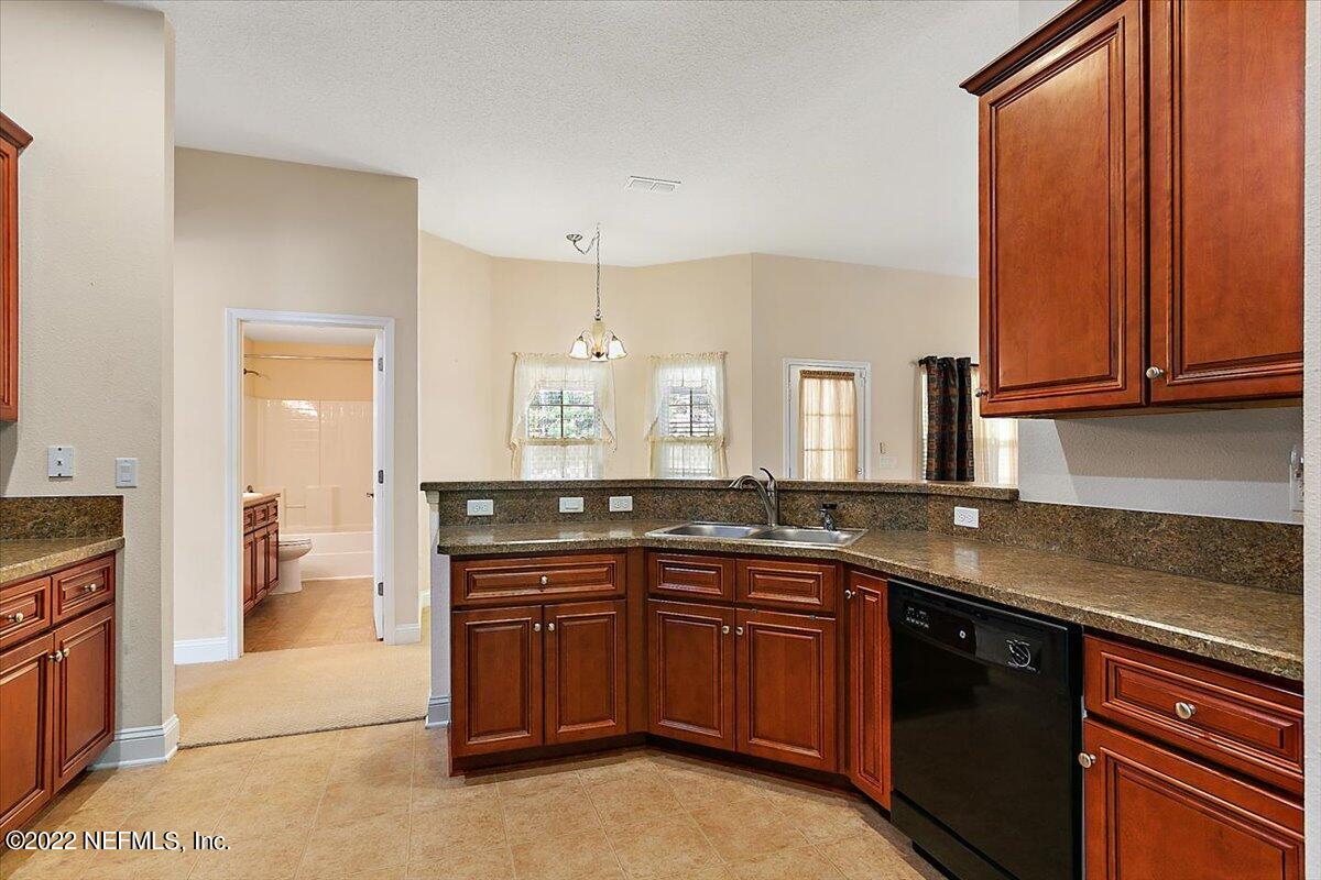 3088 Longleaf Ranch Circle Middleburg, FL 32068 - Photo 9 of 24 09-Kitchen