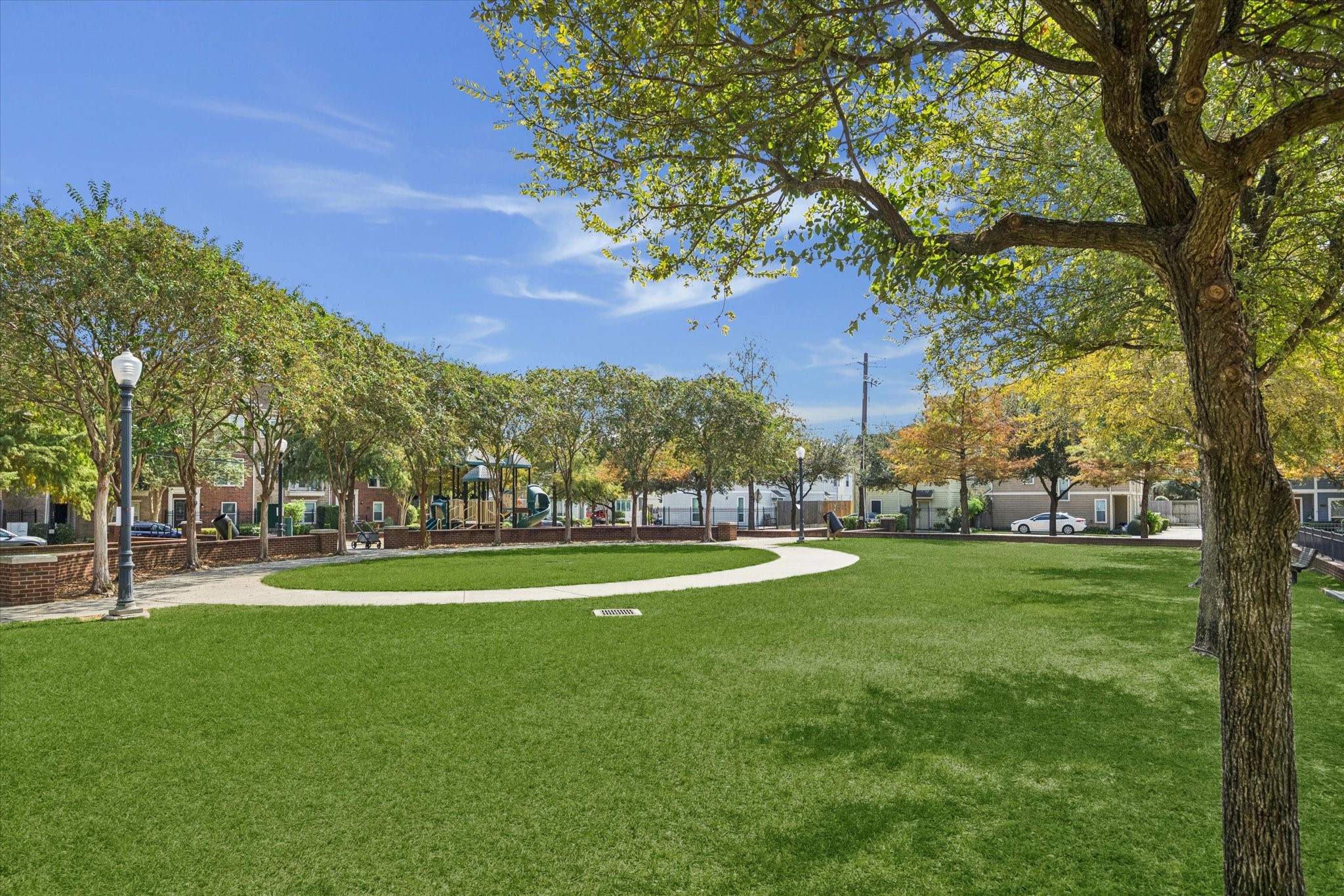 1810 Gillette Street Houston, TX 77019 - Photo 23 of 25 a view of a park with large trees