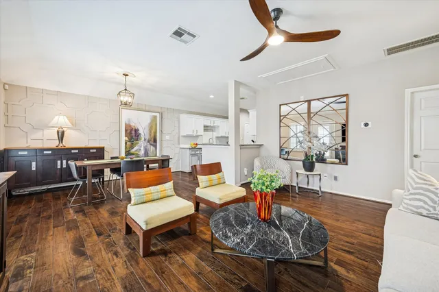 $349,950 | 1810 Gillette Street, Houston, TX 77019