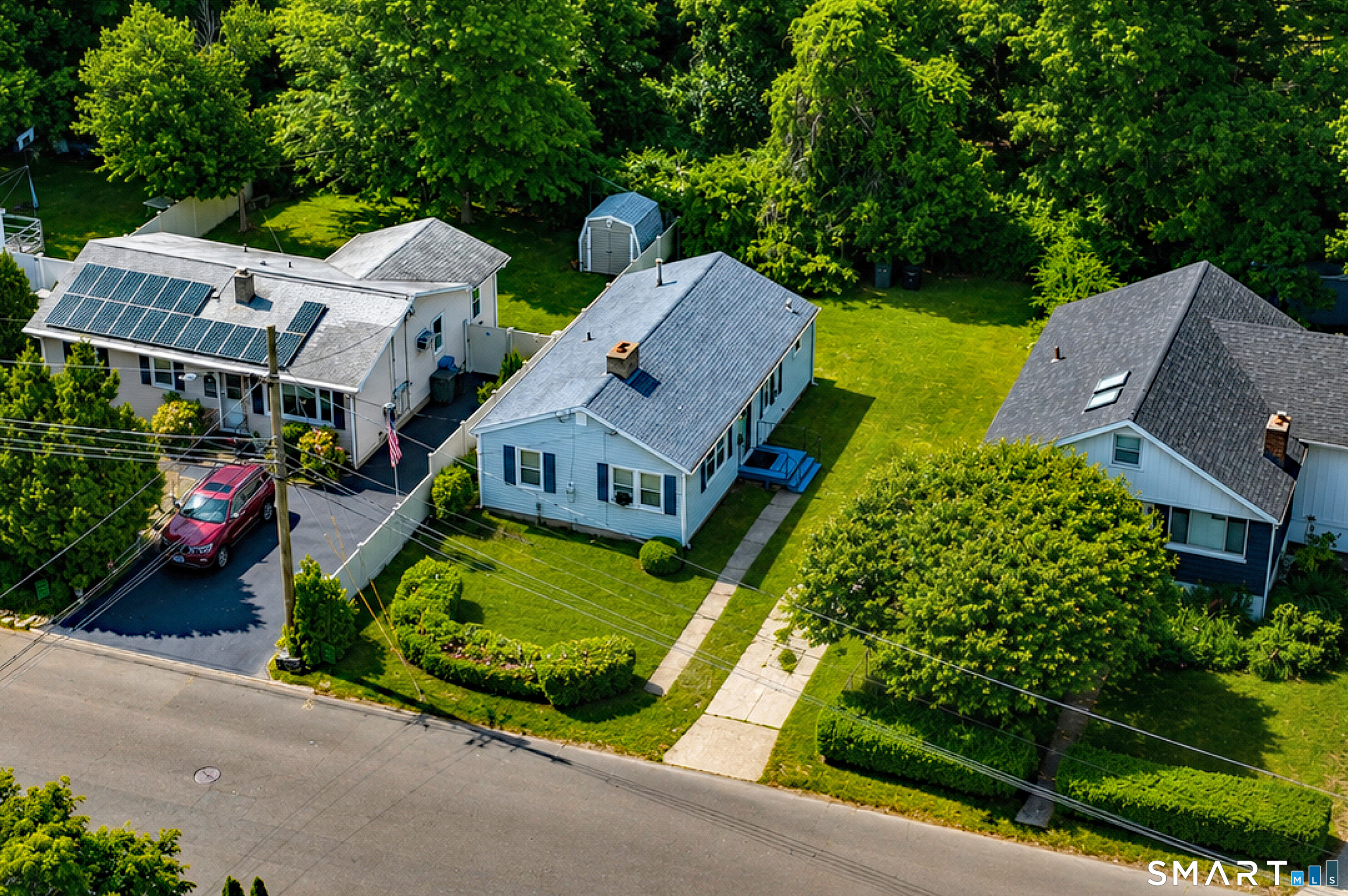 92 Elaine Road Milford, CT 06460 - Photo 4 of 9