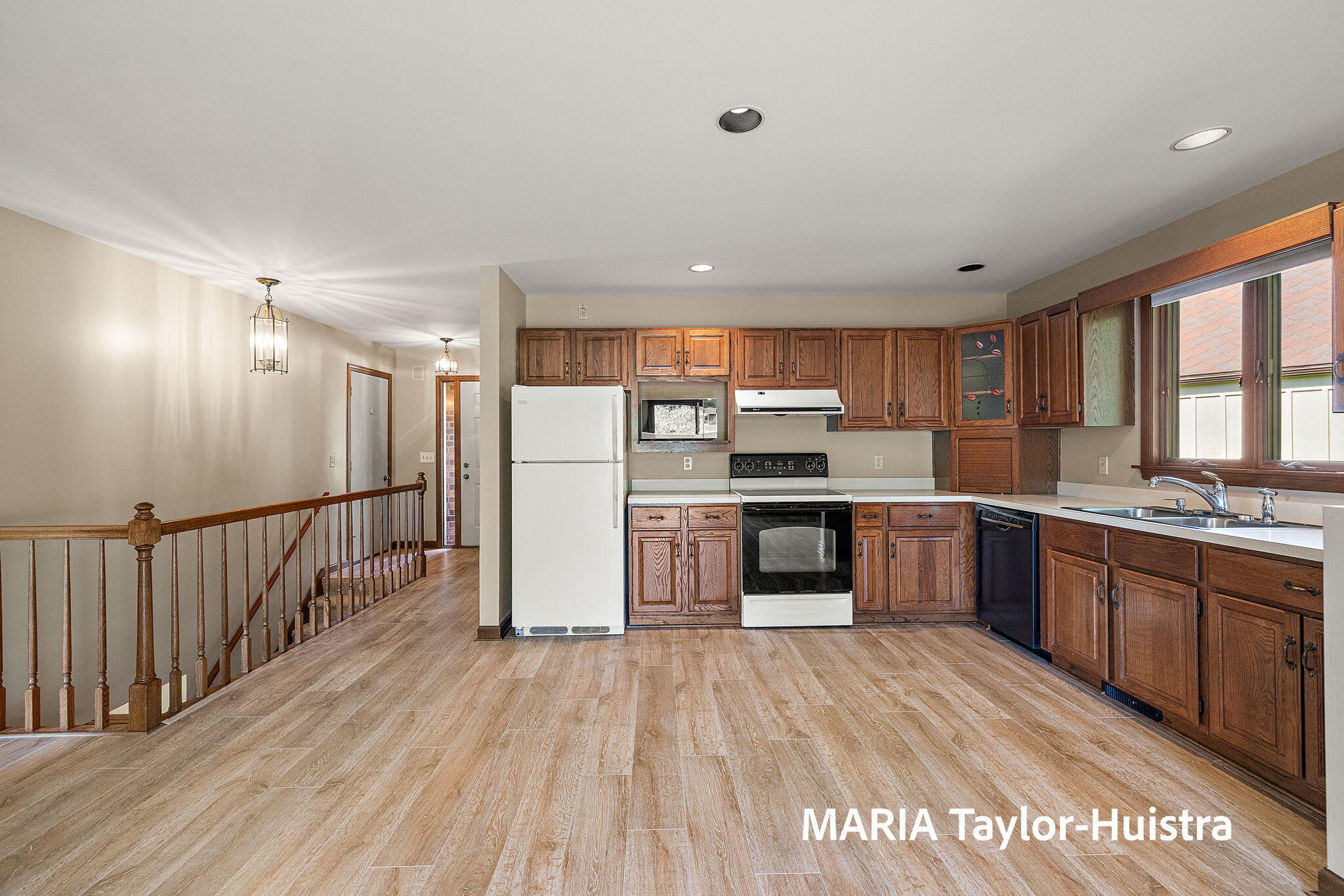 17515 Meadow Wood Road, Unit 30 Spring Lake, MI 49456 - Photo 12 of 47 17-web-or-mls-1G1A7889