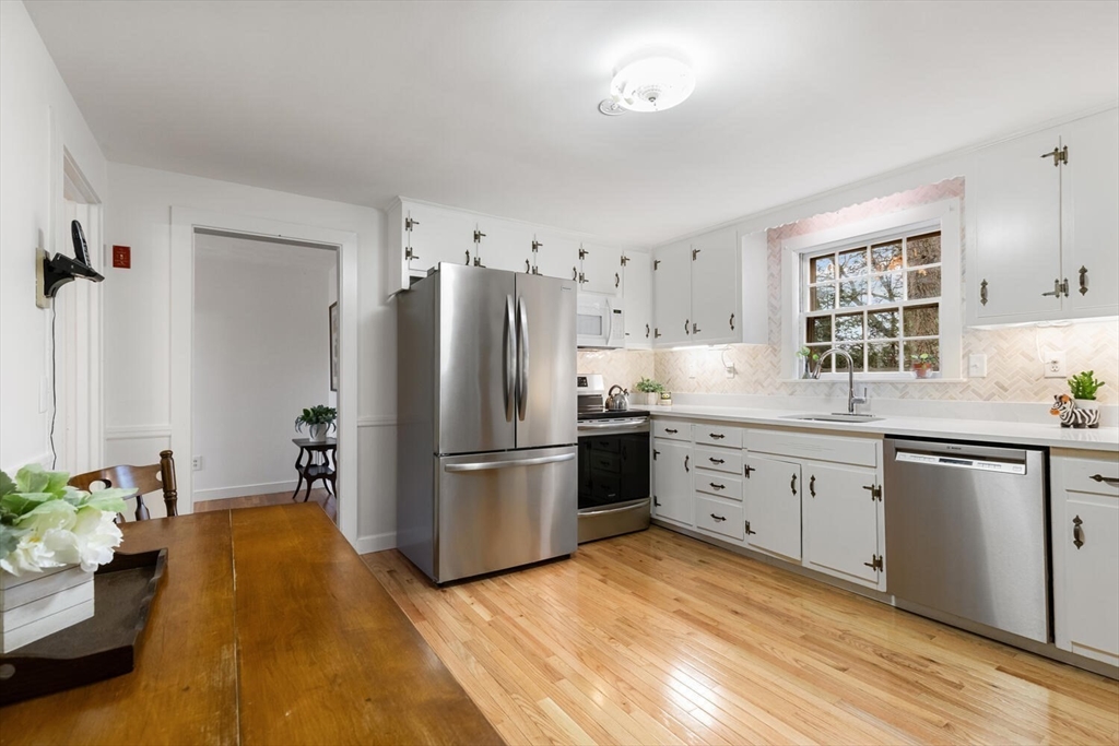 89 Postgate Road Hamilton, MA 01982 - Photo 3 of 37 Gallery Image 3