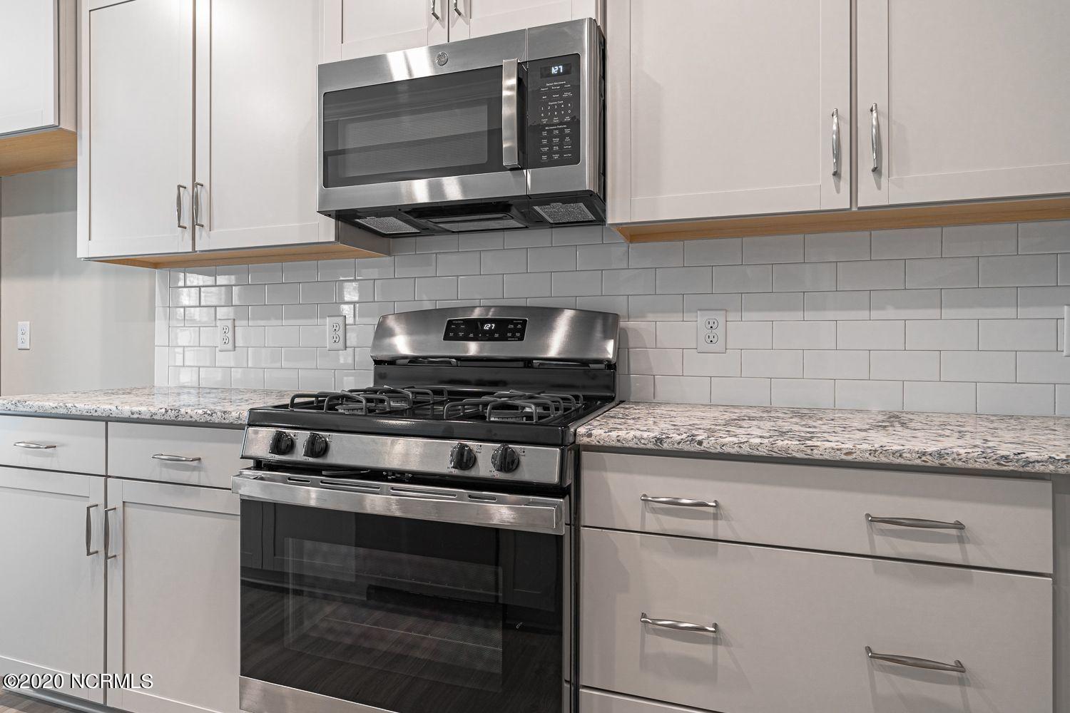 1329 Lt Congleton Road Wilmington, NC 28409 - Photo 12 of 23 8 kitchen 3