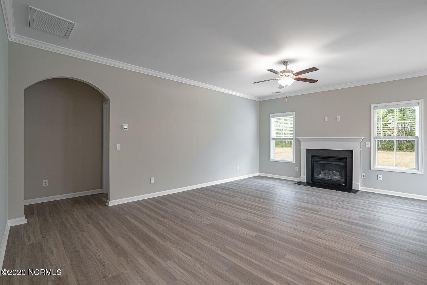1329 Lt Congleton Road Wilmington, NC 28409 - Photo 6 of 23 8 family