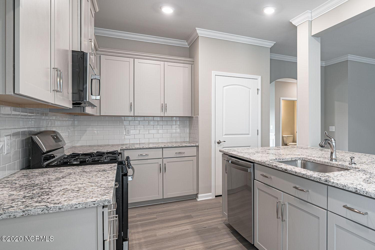 1329 Lt Congleton Road Wilmington, NC 28409 - Photo 10 of 23 8 kitchen