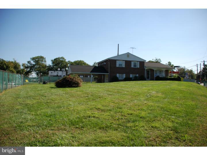 8759 Ashton Road Philadelphia, PA 19136 - Photo 2 of 24 Front Yard