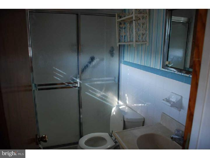 8759 Ashton Road Philadelphia, PA 19136 - Photo 17 of 24 Master Bathroom