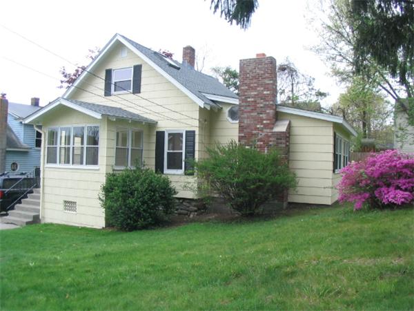 7 Billow Street Worcester, MA 01604 - Photo 2 of 21 Gallery Image 2