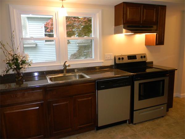 7 Billow Street Worcester, MA 01604 - Photo 8 of 21 Gallery Image 8
